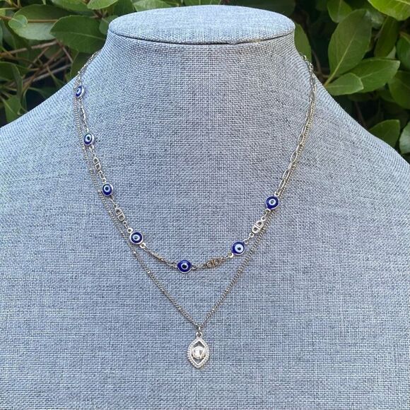 NWT New Urban Outfitters (OU) Silver/Blue Double Layer Evil Eye Pendant Necklace - Picture 3 of 8